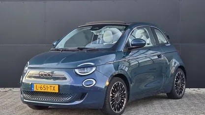 Groen Occasion 2021 Fiat 500C La Prima Cabriolet | € 19.400 (Eerlijke prijs)