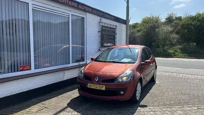 Occasion Renault Clio II Exception 111 PK (81 kW) 2006 Rood Hatchback