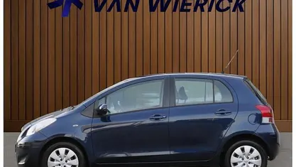 Blauw (metallic) Gebruikt 2009 Toyota Yaris Hatchback | € 5.745 (Eerlijke prijs)