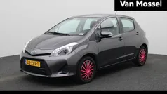 Gebruikt 2013 Toyota Yaris Hybrid Hatchback | € 11.900 (Eerlijke prijs)