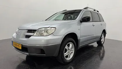 Grijs Gebruikt 2005 Mitsubishi Outlander Invite+ SUV | € 2.250 (Goede deal)