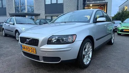 Occasion Volvo S40 Momentum 125 PK (91 kW) 2005 Grijs Sedan