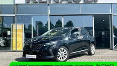 Noir étoilé gne (zwart metallic) Gebruikt 2024 Renault Clio V Evolution Hatchback | € 18.950 (Eerlijke prijs)