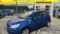 Blauw, metallic lak Gebruikt 2010 Chevrolet Aveo LS Hatchback | € 3.950 (Eerlijke prijs)