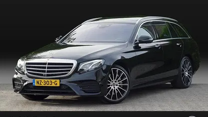 Zwart Gebruikt 2017 Mercedes E350 AMG line Stationwagen | € 29.750 (Eerlijke prijs)