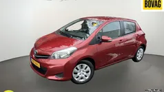 Rood Gebruikt 2012 Toyota Yaris Hatchback | € 7.945 (Eerlijke prijs)