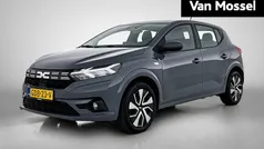 Grijs Gebruikt 2024 Dacia Sandero Expression Hatchback | € 19.435 (Eerlijke prijs)