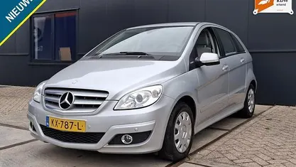 Grijs Gebruikt 2010 Mercedes B180 Business MPV | € 3.999 (Eerlijke prijs)