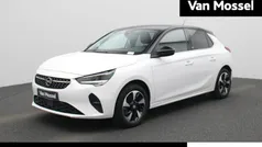 Wit Gebruikt 2023 Opel Corsa-e Elegance Hatchback | € 21.400 (Eerlijke prijs)