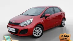 Rood Gebruikt 2015 Kia Rio Comfort Hatchback | € 7.940 (Eerlijke prijs)