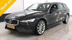 Zwart, metallic lak Gebruikt 2019 Volvo V60 Momentum Stationwagen | € 27.495 (Eerlijke prijs)