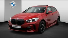 Rood (metallic) Gebruikt 2023 BMW 120 Comfort Edition Hatchback | € 32.950 (Goede deal)