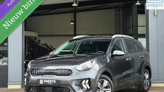 Grijs, metallic lak Gebruikt 2022 Kia Niro SUV | € 21.500 (Super prijs)