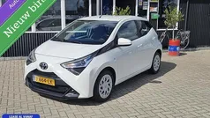 Gebruikt 2020 Toyota Aygo X-play Hatchback | € 12.850 (Eerlijke prijs)