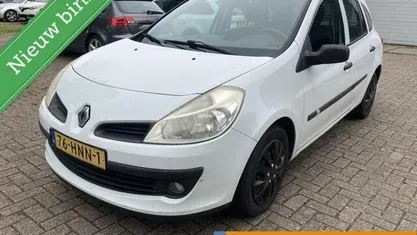 Occasion Renault Clio GrandTour Dynamique 101 PK (74 kW) 2009 Stationwagen