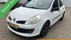 Wit Gebruikt 2009 Renault Clio GrandTour Dynamique Stationwagen | € 1.450 (Super prijs)