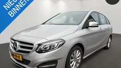Gebruikt 2015 Mercedes B180 Ambition MPV | € 13.749 (Eerlijke prijs)