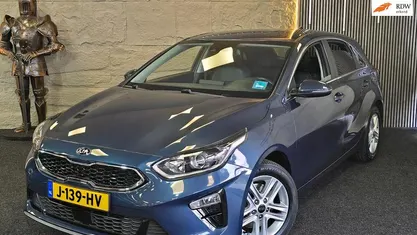 Gebruikt 2020 Kia Ceed Hatchback | € 13.999 (Eerlijke prijs)