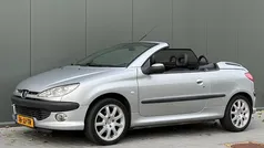Grijs Gebruikt 2002 Peugeot 206 CC Sport Cabriolet | € 1.440 (Eerlijke prijs)