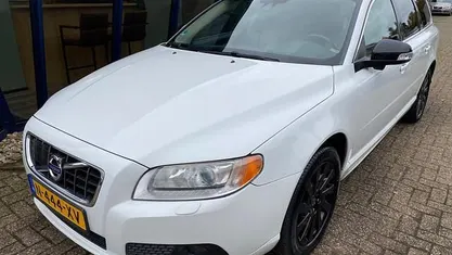 Occasion Volvo V70 Summum 230 PK (169 kW) 2010 Wit Stationwagen