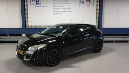 Zwart Occasion 2009 Renault Mégane Coupé Dynamique Coupé | € 3.450 (Eerlijke prijs)