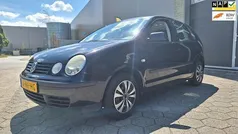 Zwart Gebruikt 2004 VW Polo Comfortline Hatchback | € 1.250 (Eerlijke prijs)