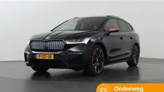 Zwart, metallic lak Gebruikt 2022 Skoda Enyaq iV SUV | € 30.935 (Eerlijke prijs)