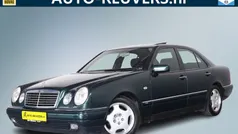 Groen Gebruikt 1996 Mercedes E230 Avantgarde Sedan | € 8.750