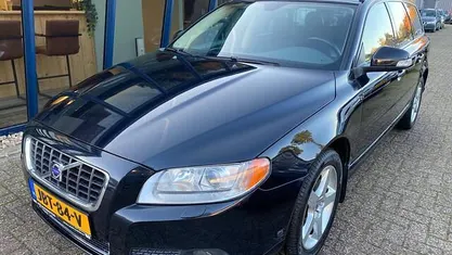 Zwart Gebruikt 2009 Volvo V70 Momentum Stationwagen | € 11.945 (Eerlijke prijs)