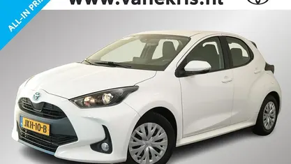Wit Gebruikt 2022 Toyota Yaris Hybrid Active Hatchback | € 18.599 (Eerlijke prijs)
