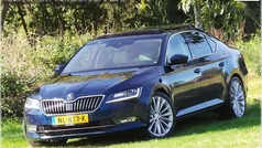 Gebruikt 2017 Skoda Superb Business Line Hatchback | € 14.949 (Eerlijke prijs)