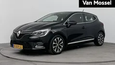 Zwart Gebruikt 2021 Renault Clio V Intens Hatchback | € 11.430 (Eerlijke prijs)