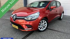Rood Gebruikt 2017 Renault Clio IV Zen Hatchback | € 6.990 (Super prijs)