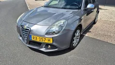 Grijs, metallic lak Gebruikt 2013 Alfa Romeo Giulietta Distinctive Hatchback | € 3.999 (Eerlijke prijs)