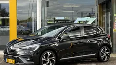 Zwart Gebruikt 2021 Renault Clio V R.S. Hatchback | € 19.645 (Eerlijke prijs)