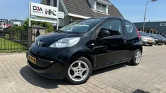 Zwart Gebruikt 2007 Peugeot 107 Hatchback | € 1.750 (Eerlijke prijs)