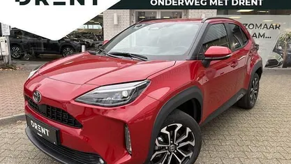 Rood Nieuw 2025 Toyota Yaris Cross SUV | € 32.895 (Eerlijke prijs)
