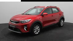 Rood, metallic lak Gebruikt 2021 Kia Stonic SUV | € 18.440 (Eerlijke prijs)