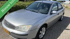 Grijs Gebruikt 2005 Ford Mondeo Ambiente Hatchback | € 999 (Eerlijke prijs)