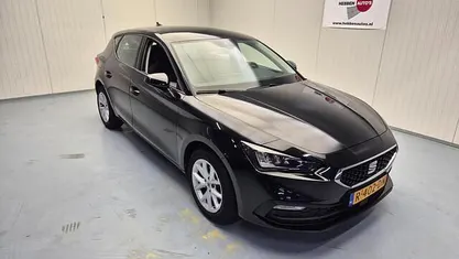 Gebruikt 2022 Seat Leon Reference Hatchback | € 17.840 (Eerlijke prijs)