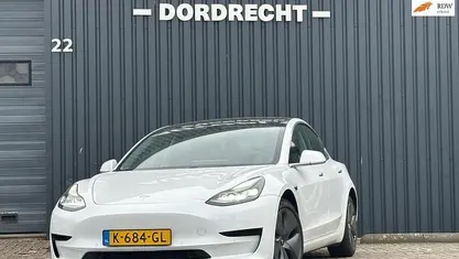 Occasion 2020 Tesla Model 3 Standard Range Sedan | € 17.445 (Super prijs)