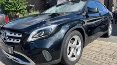 Zwart Gebruikt 2018 Mercedes CLA200 Prestige Sedan | € 23.900 (Eerlijke prijs)