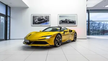 Occasion Ferrari SF90 135 PK (99 kW) 2022 Geel Cabriolet