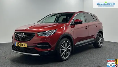 Rood Occasion 2018 Opel Grandland X Ultimate SUV | € 13.250 (Eerlijke prijs)
