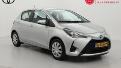 Grijs Gebruikt 2018 Toyota Yaris Hybrid Hatchback | € 15.499 (Eerlijke prijs)