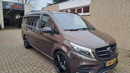 Bruin (metallic) Occasion 2018 Mercedes V250 Exclusive MPV | € 35.950 (Eerlijke prijs)