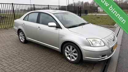Occasion 2004 Toyota Avensis Luna Sedan | € 2.950 (Eerlijke prijs)