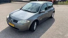 Grijs Gebruikt 2003 Renault Mégane II Dynamique Hatchback | € 999 (Goede deal)