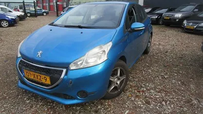 Occasion 2012 Peugeot 208 Active Hatchback | € 1.650 (Super prijs)