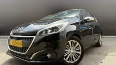 Zwart Gebruikt 2018 Peugeot 208 Allure Hatchback | € 7.999 (Eerlijke prijs)